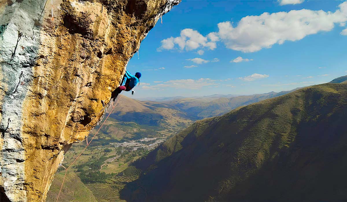 Rock climbing Peru